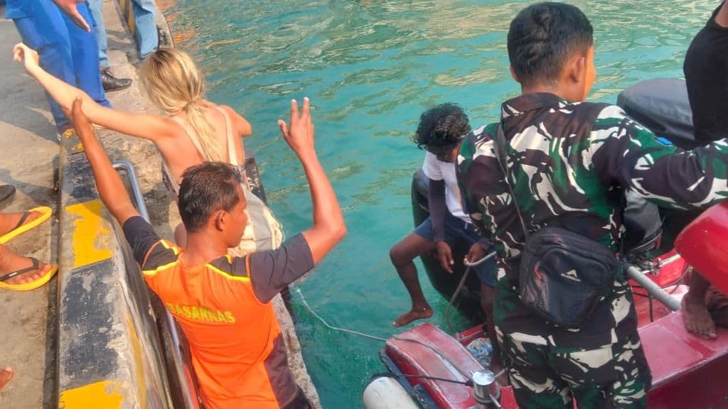 Kapal Wisata KM Feronia Tenggelam di Labuan Bajo, 29 Orang Dievakuasi, 1 Penumpang Hilang