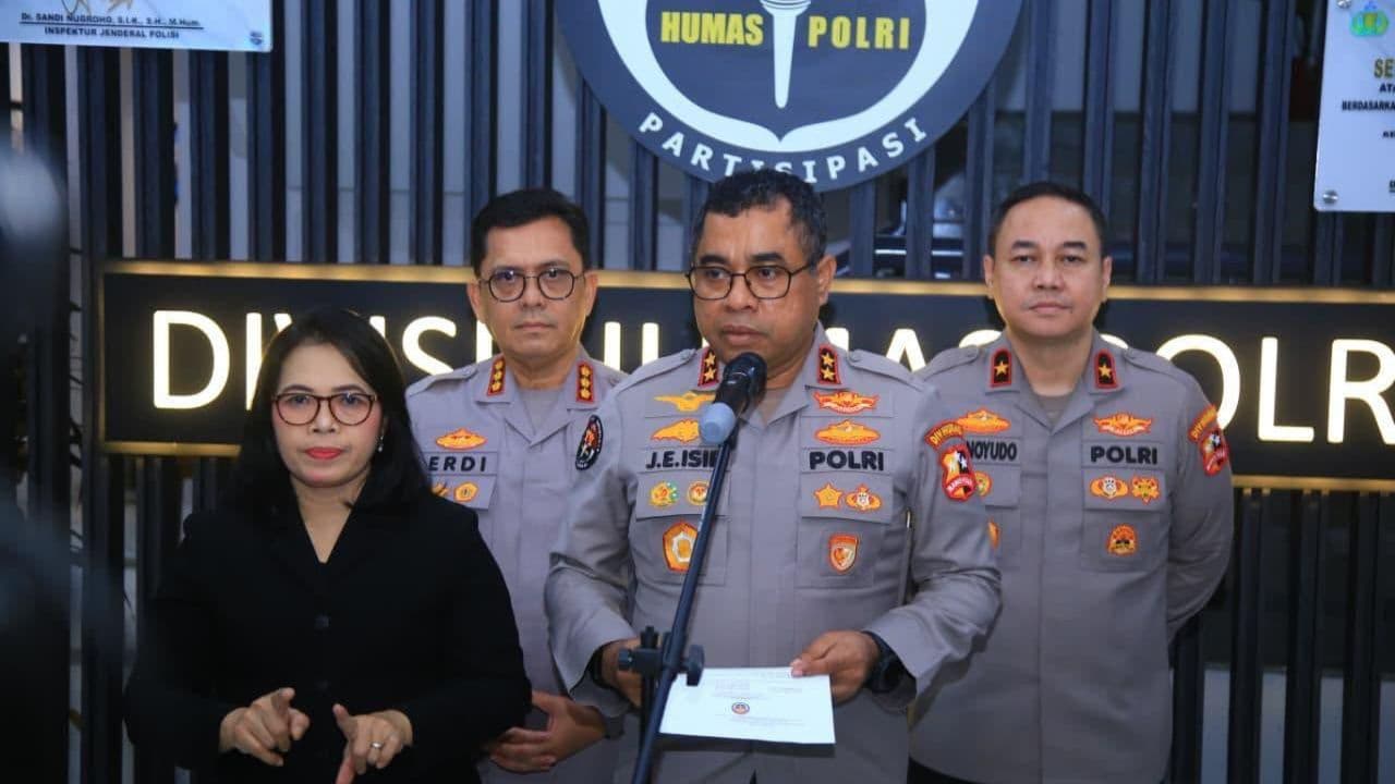 Kapolri Pimpin Korprapot, 50 Pati dan 4 PNS Polri Resmi Naik Pangkat